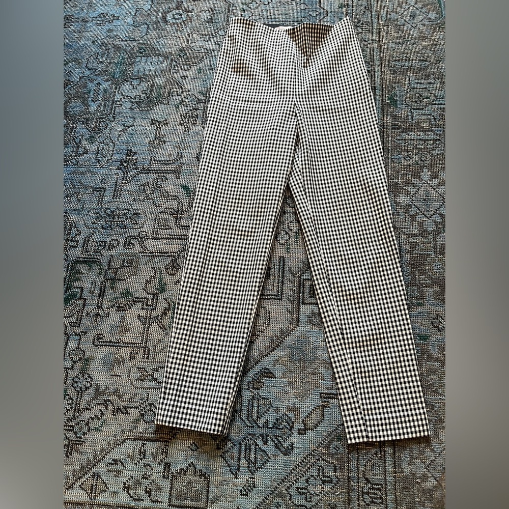 H&M Women’s Monochrome Checkered Black White Capri Pants, 2